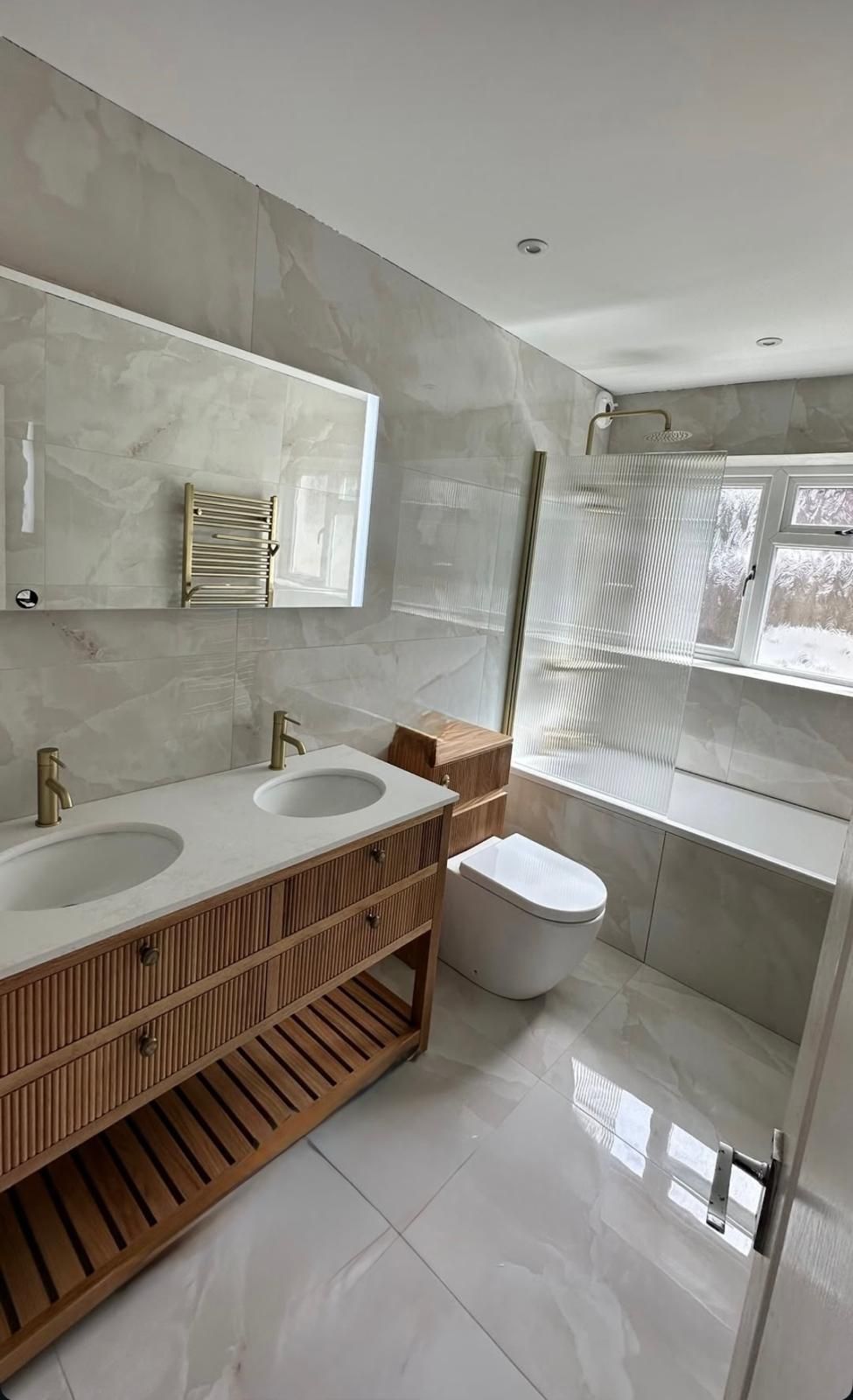 Walk-in shower · SS2