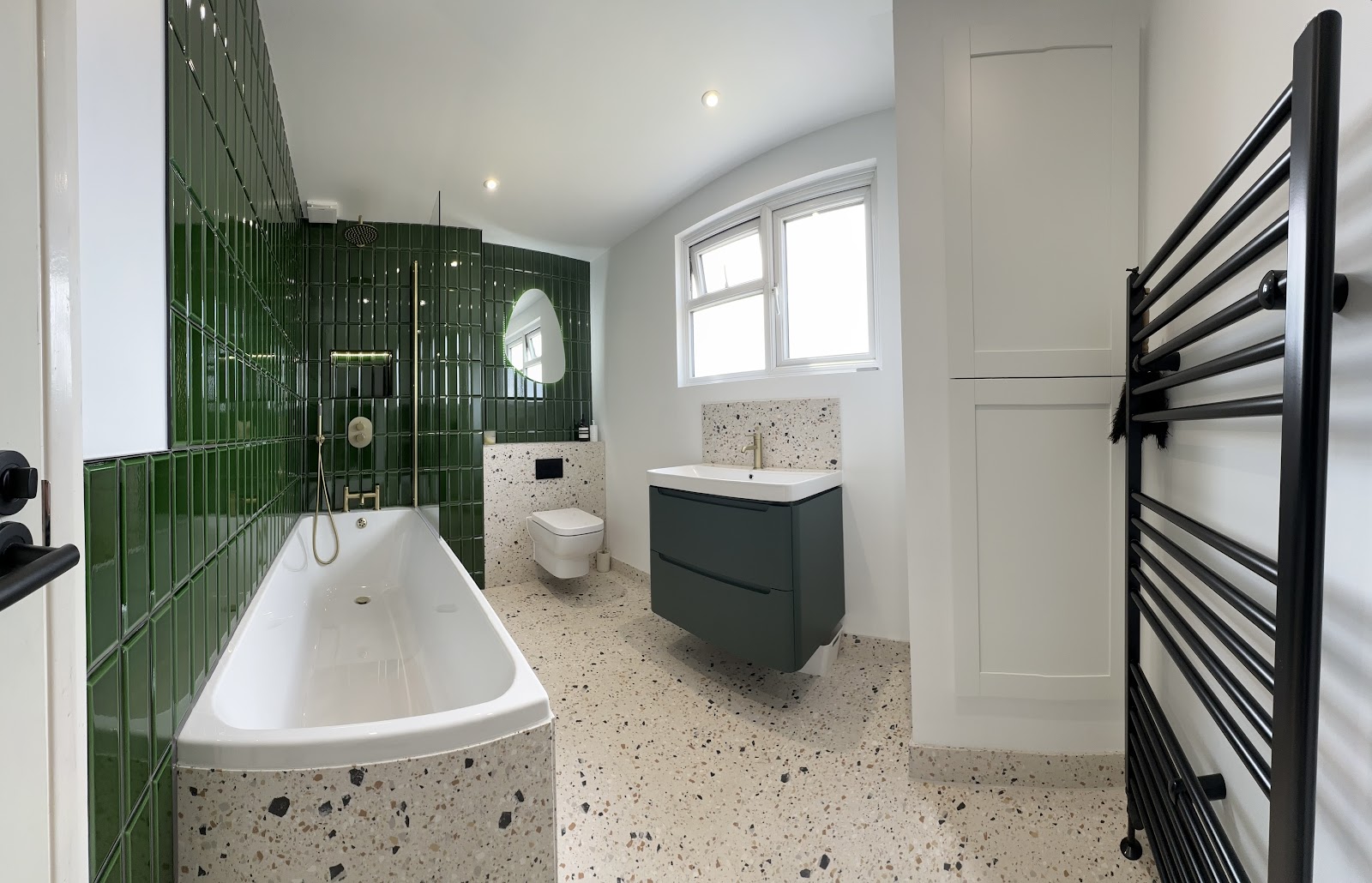 Compact ensuite · CM12