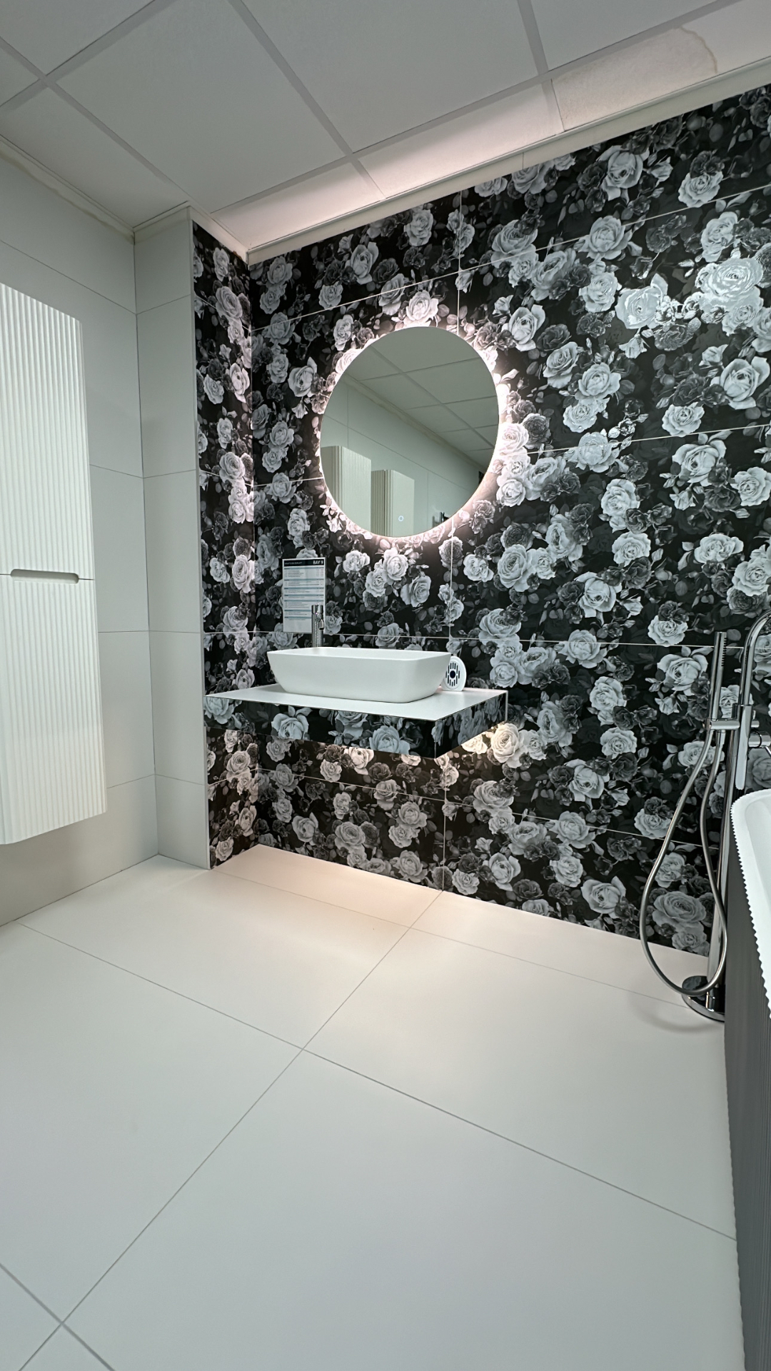Floral showroom feature